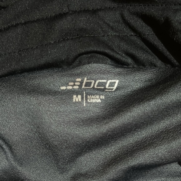 Pink workout short in medium - Picture 4 of 4